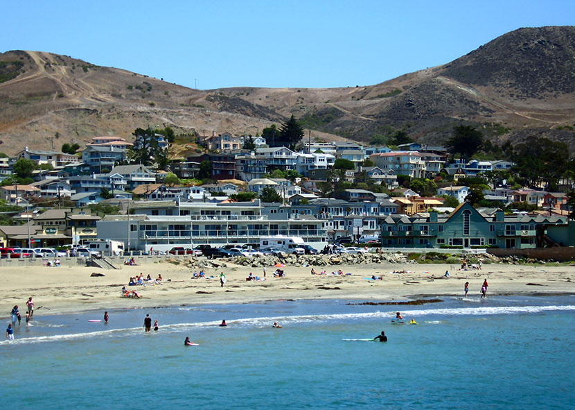Cayucos-looking-from-the-pier-towards-the-town-originally-posted-to-Flickr-as-2007-08-07-Cayucos-California-Photo-by-Adam-Sofen-830x591